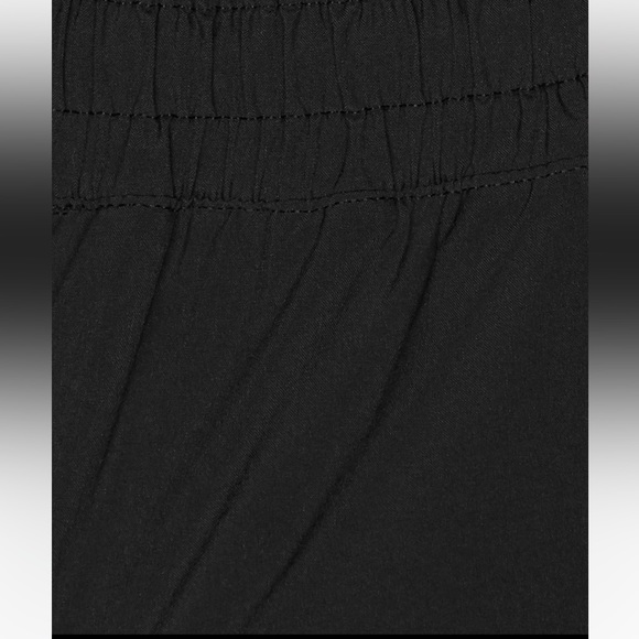 Lululemon Hotty Hot LR Short 4” lined - Picture 6 of 9